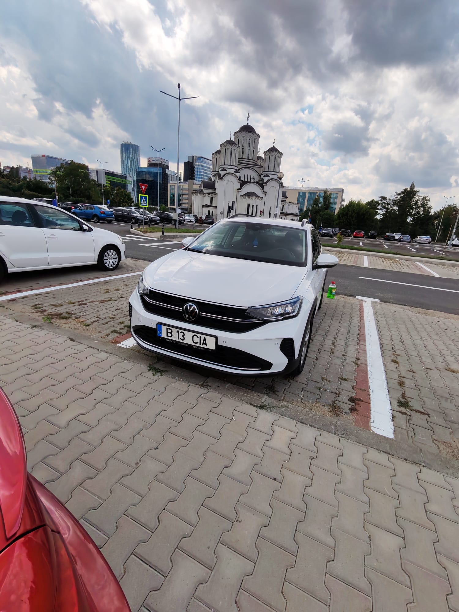 Volkswagen Taigo - masina de inchiriat Bucuresti